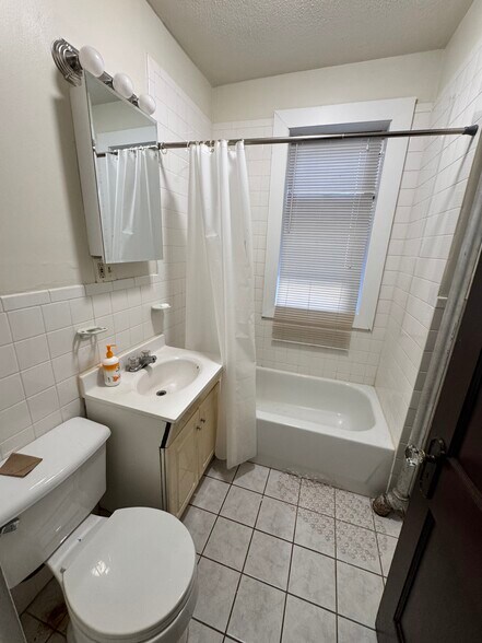 Building Photo - 154 Summer St