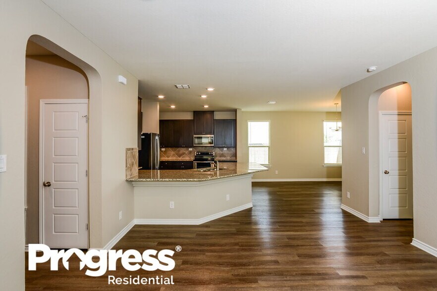 Building Photo - 8208 Victory Cove