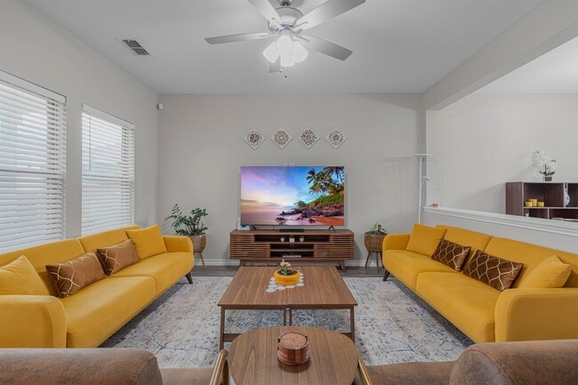 Building Photo - 1506 Sombras Dr