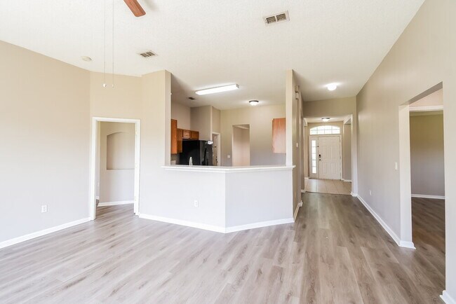 Building Photo - 10332 Marsh Hawk Dr