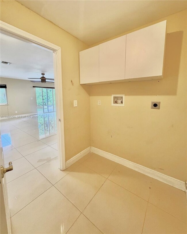 Building Photo - 7871 NW 53rd Ct