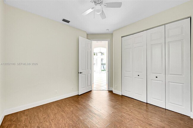Building Photo - 512 NW 120th Dr