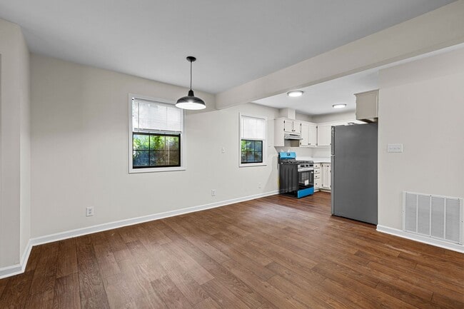 Building Photo - 129 Valleywood Rd