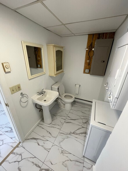 Building Photo - 4017 Linden St