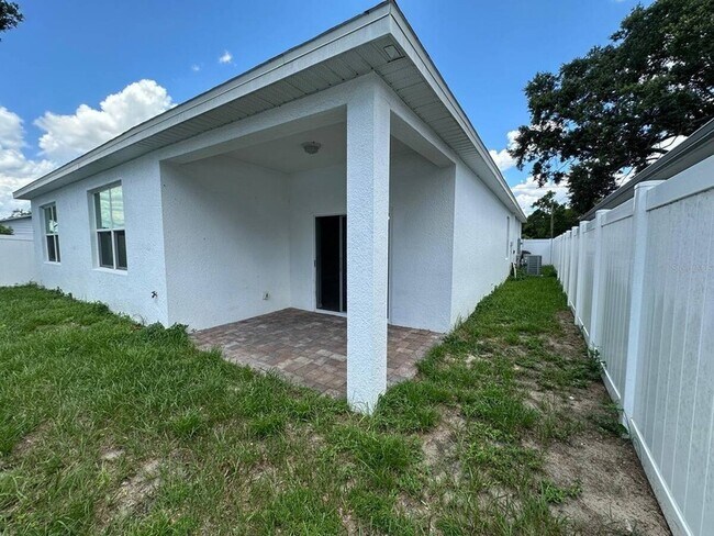 Building Photo - 117 Murphy St