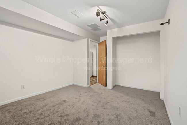 Building Photo - 7071 Ruth Way