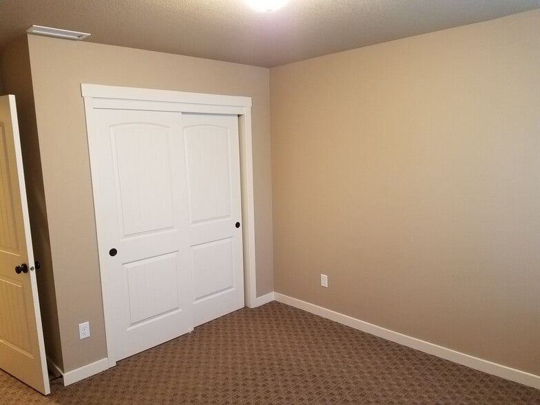 Building Photo - 3532 Hepburn St NE