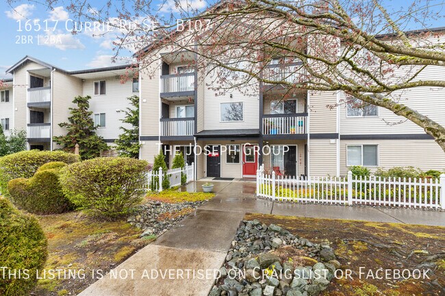 Primary Photo - Beautifully Remodeled 2BD/2BA Condo in Mon...