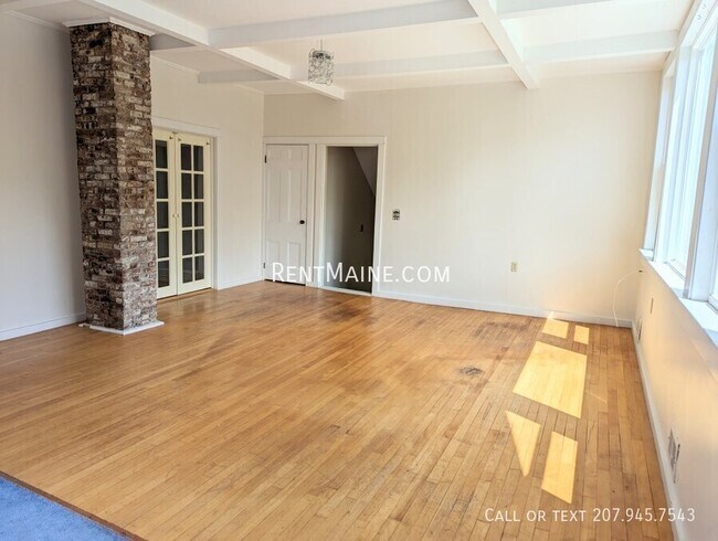 Building Photo - 54 Penobscot St