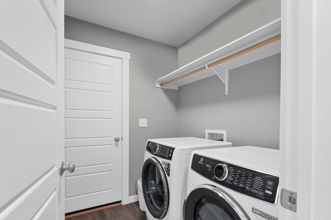 Building Photo - Lovely Meridian Home