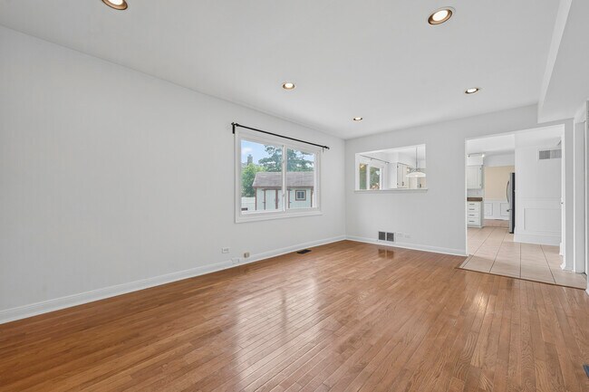 Building Photo - 2158 Countryside Cir