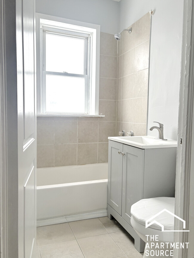 Building Photo - 6228 S Western Ave