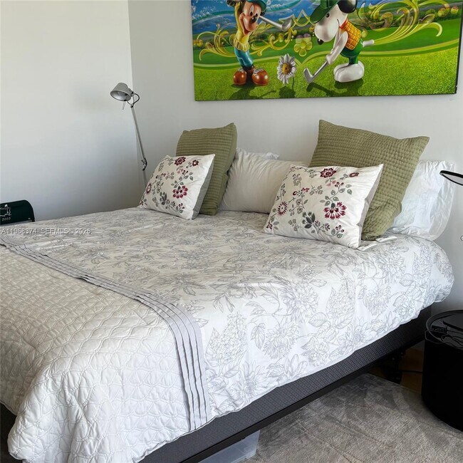 Building Photo - 8701 Collins Ave