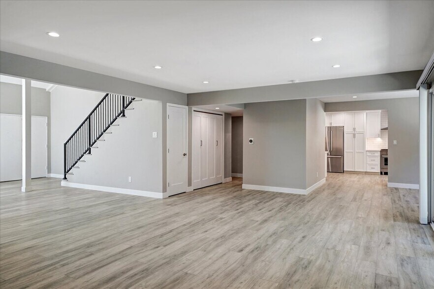 Building Photo - 5346 Tyrone Ave