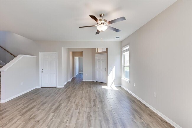 Building Photo - 821 Falkland Trace