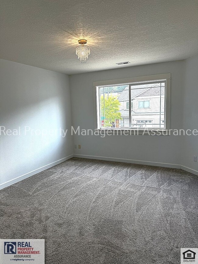 Building Photo - 20133 SW Bernice Ln