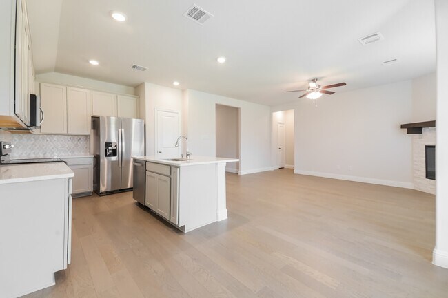 Building Photo - Brand-New 3-Bed Home with Designer Finishes, Energy Savings, and Community Amenities in Anna