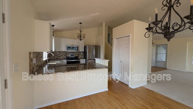 Building Photo - 5734 S Hollyhock Pl