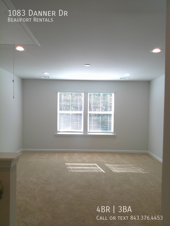 Building Photo - 1083 Danner Dr