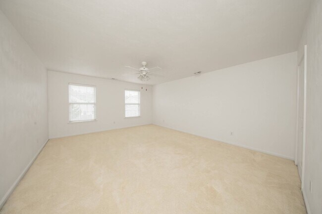 Building Photo - 108 Waters Edge Dr