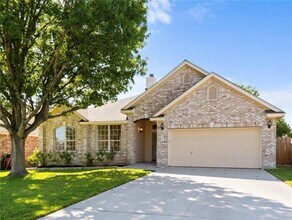 Building Photo - 704 Thrush Dr