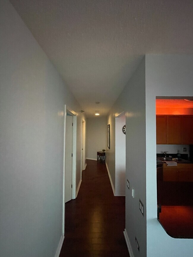 Building Photo - 400 N La Salle Dr