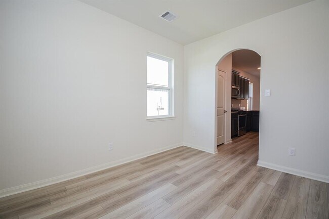 Building Photo - 569 Amberwood Pk Dr