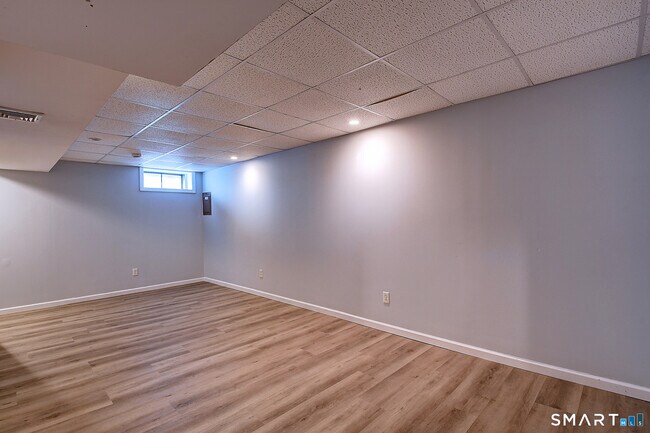 Building Photo - 545 Cypress Rd