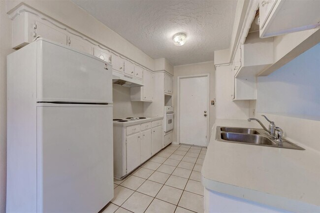 Building Photo - 29311 Loddington St