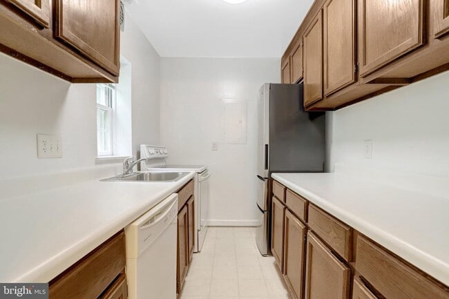 Building Photo - 3456 S Stafford St