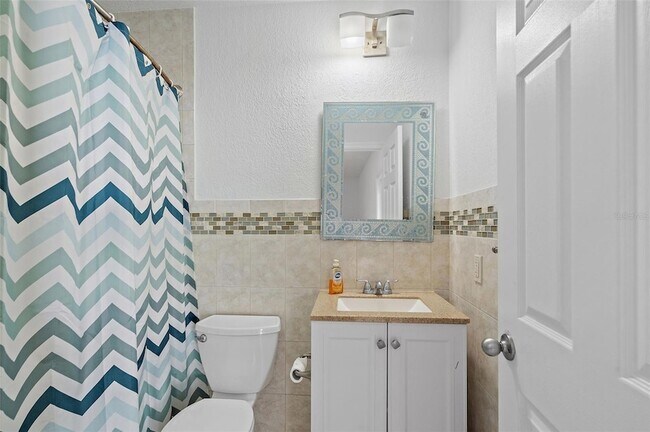 Building Photo - 5542 19th Ave N