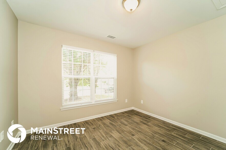 Building Photo - 8615 Appledale Dr