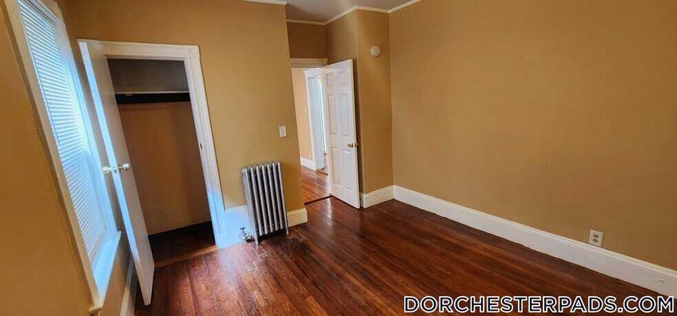 Building Photo - 105 Draper St