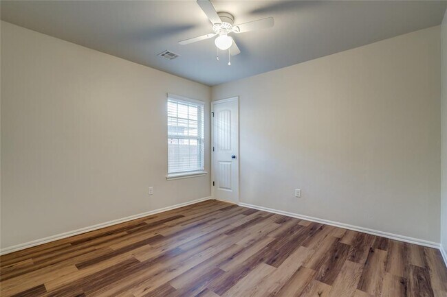 Building Photo - 12716 Heritage Oaks Dr