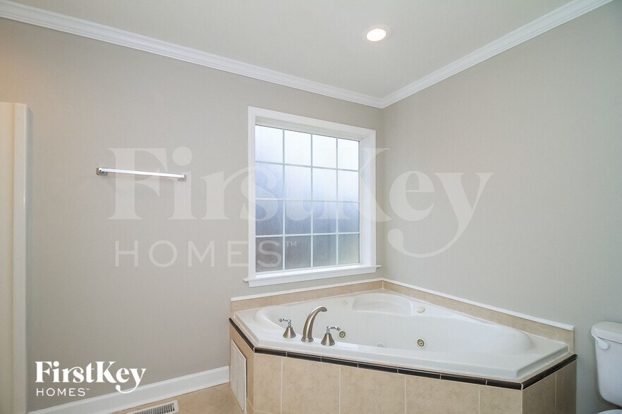 Building Photo - 4025 Lofter Ct