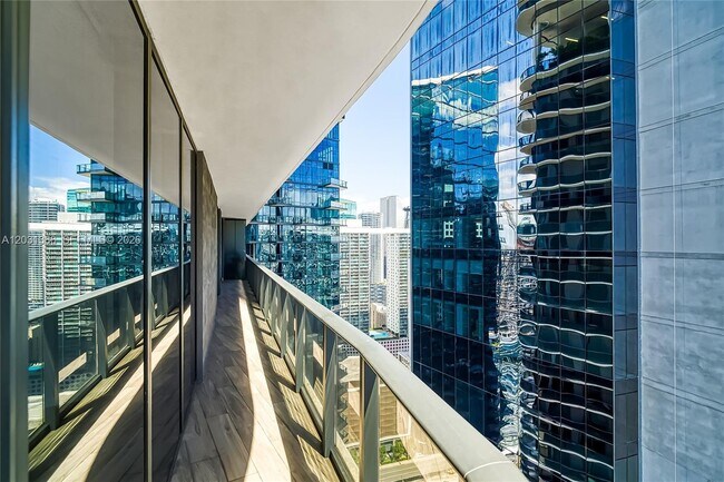 Building Photo - 801 S Miami Ave