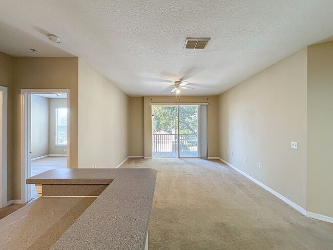 Building Photo - Renovated 2 Bed / 2 Bath Condo in Gated Visconti Condominiums – Maitland