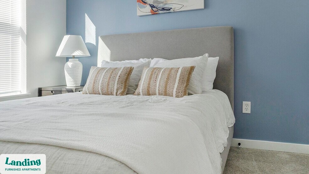 Building Photo - 650 N Main St