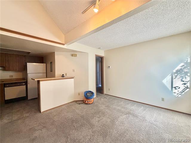 Building Photo - 17000 E Ford Dr