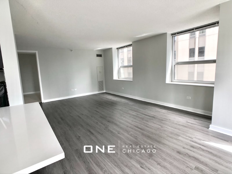 Building Photo - 525 N State St