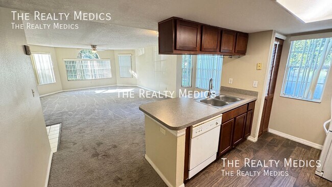 Building Photo - 2727 N Poinciana Blvd