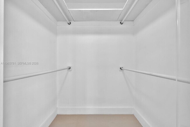 Building Photo - 1000 West Ave