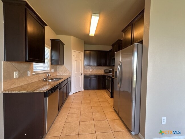 Building Photo - 3406 Cricklewood Drive