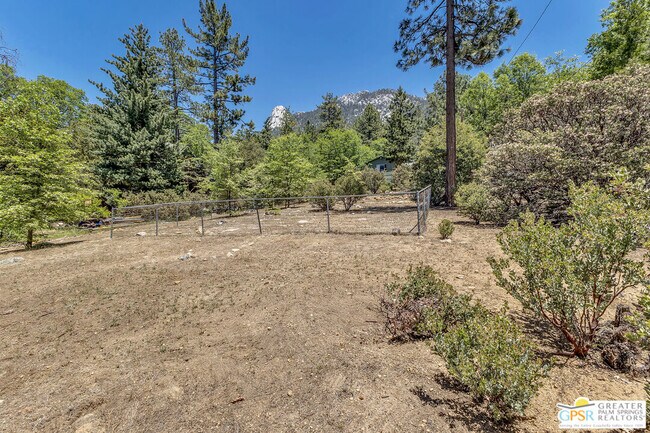 Building Photo - 25465 Seneca Dr