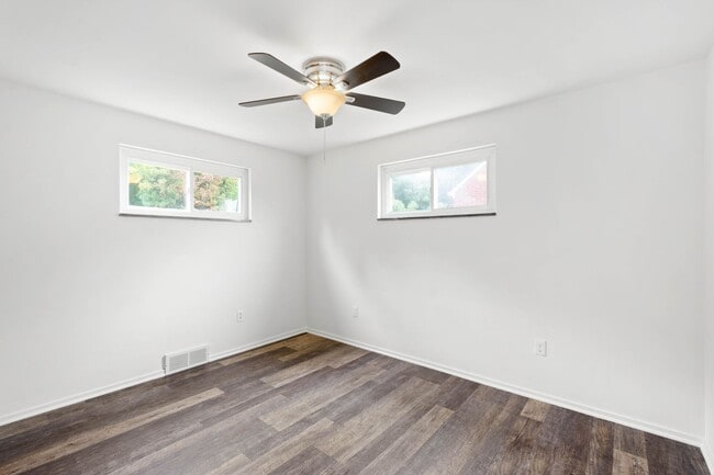 Building Photo - AVAILABLE AUGUST 1ST! DON'T MISS THIS BEAUTIFUL 3 BEDROOM IN WEST MIFFLIN!