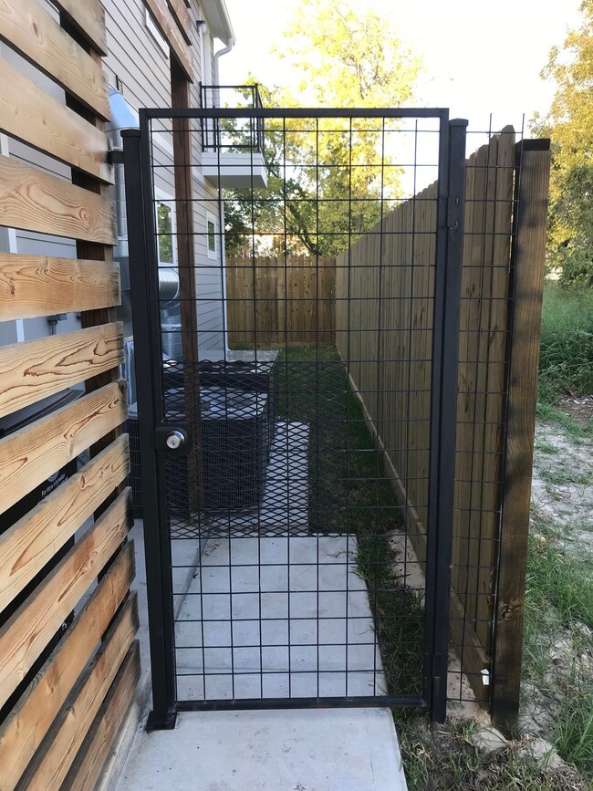 Building Photo - 3009 Callie St