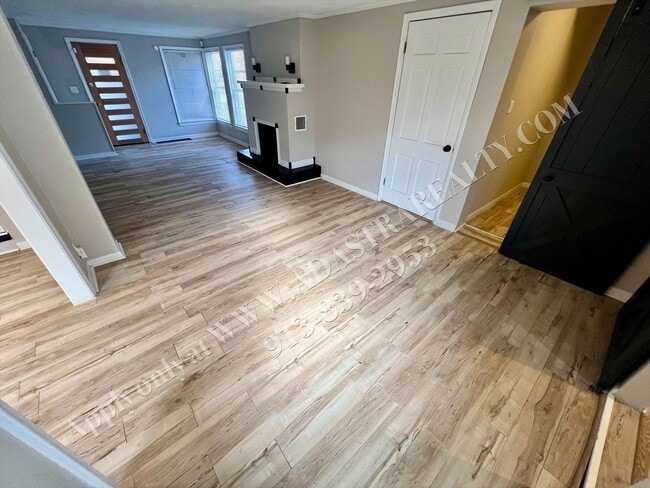 Building Photo - Updated 3 bed 2 bath home in Independence-Coming SOON!!