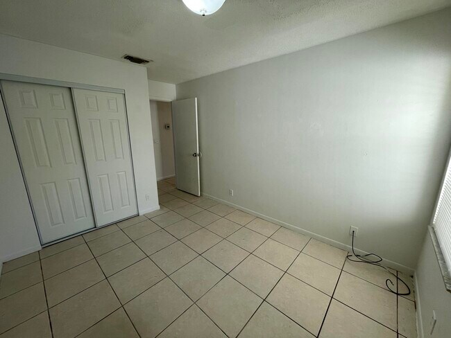 Building Photo - 1174 The 12th Fairway