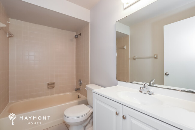 Building Photo - Charming 2 Bedroom, 2 Bath Home