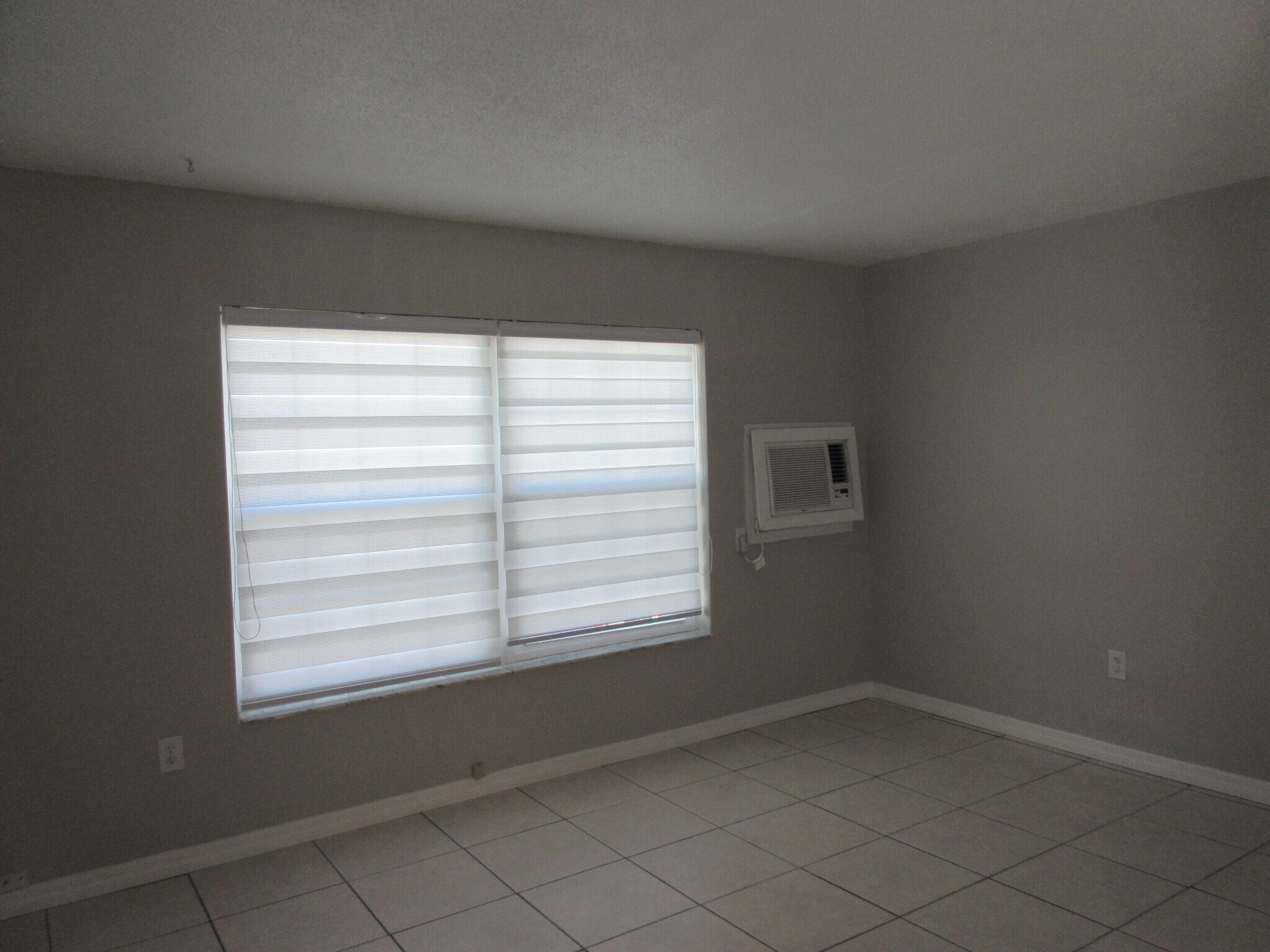 Building Photo - 390 W Cocoa Beach Cswy